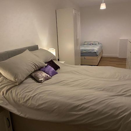 Adorable One-Bedroom Flat With Patio Garden. Southwick  Exteriér fotografie