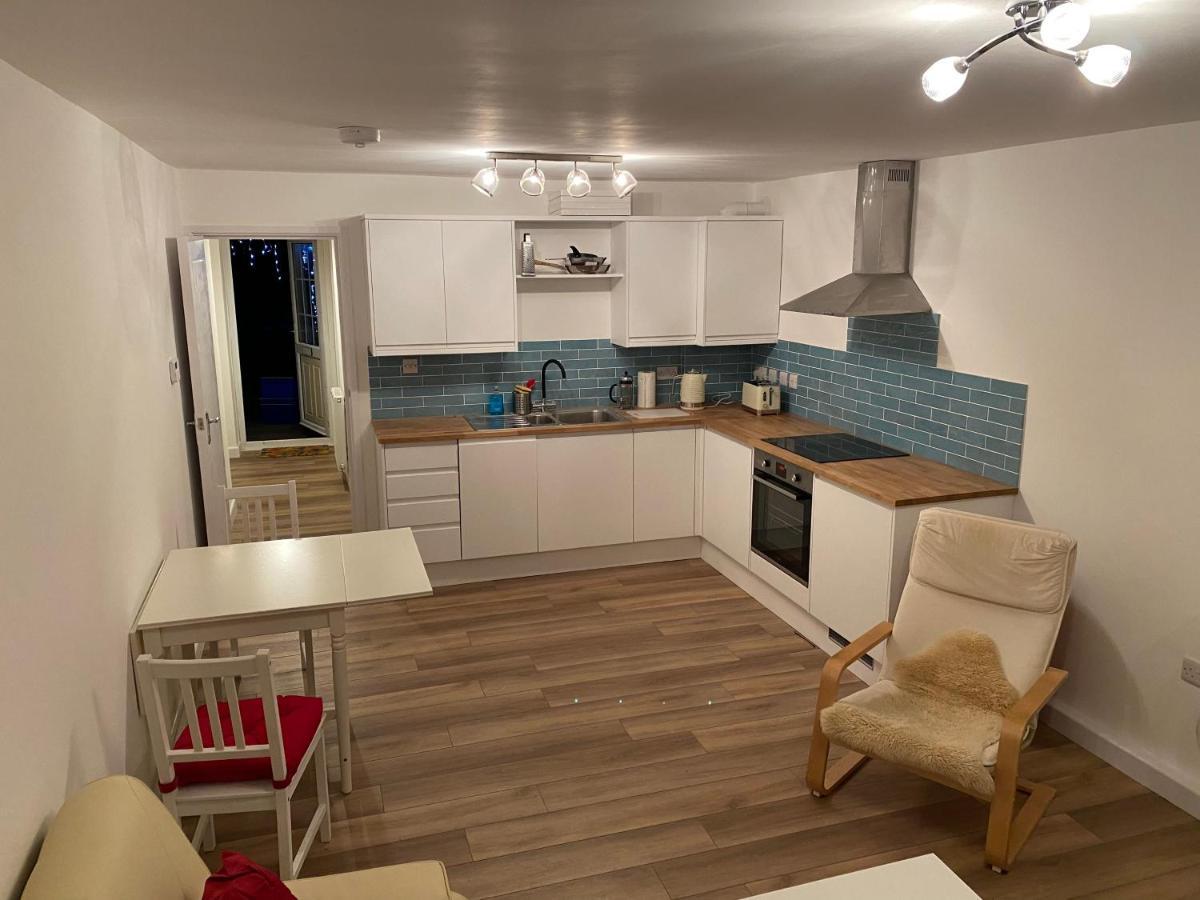 Adorable One-Bedroom Flat With Patio Garden. Southwick  Exteriér fotografie