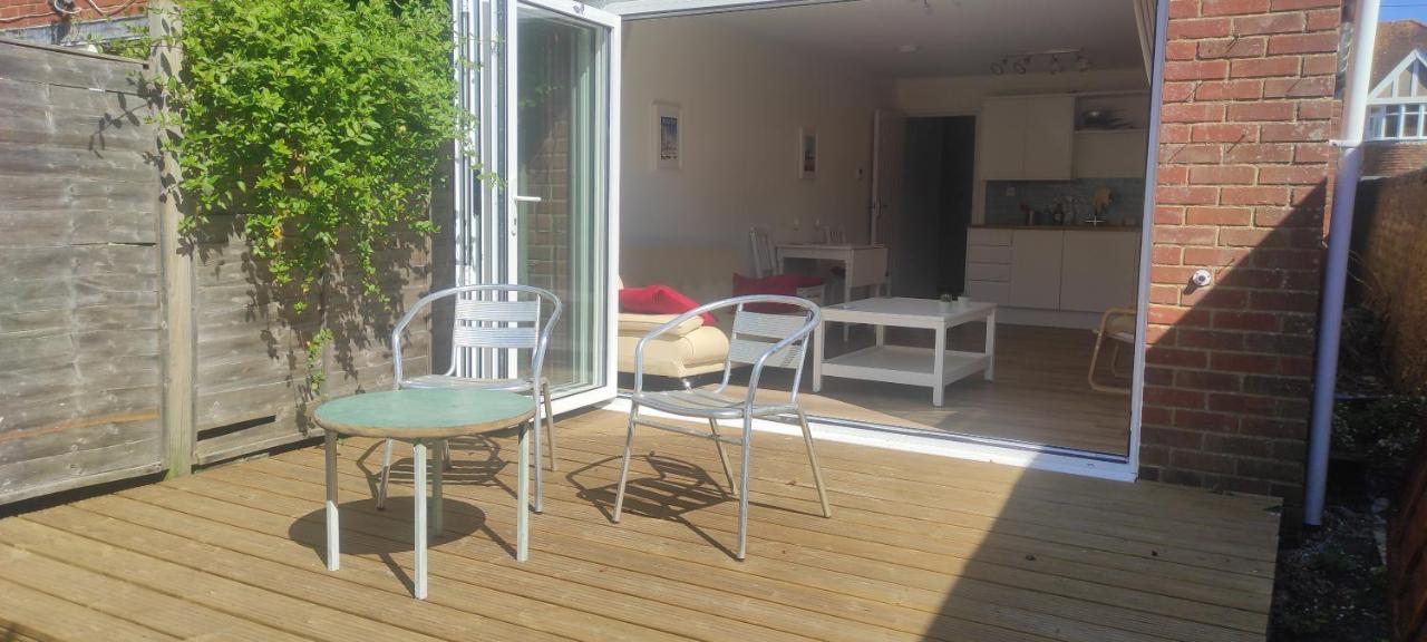 Adorable One-Bedroom Flat With Patio Garden. Southwick  Exteriér fotografie